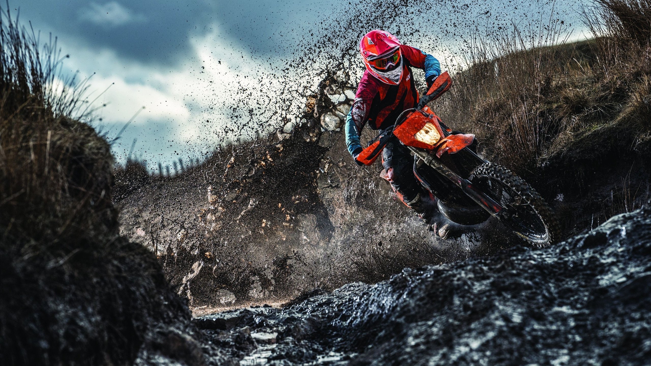 【视频解析】经典犯规事件中的规则应用与误判争议，犯规程度